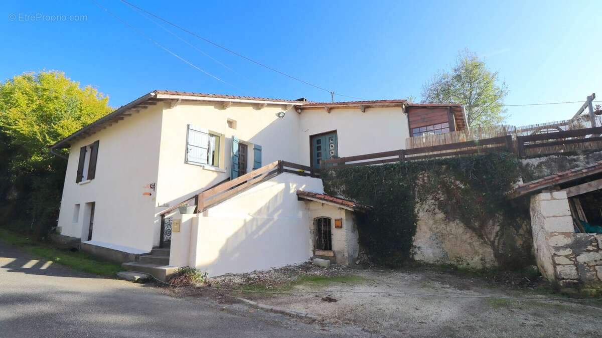 Maison à SAINT-PRIVAT-DES-PRES