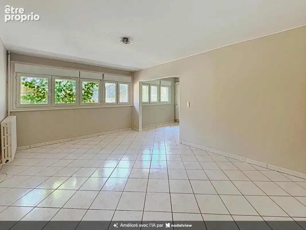 Appartement à BEAUZELLE