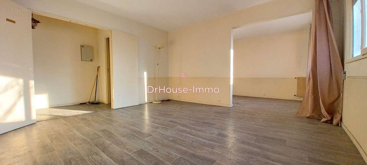 Appartement à PARIS-19E