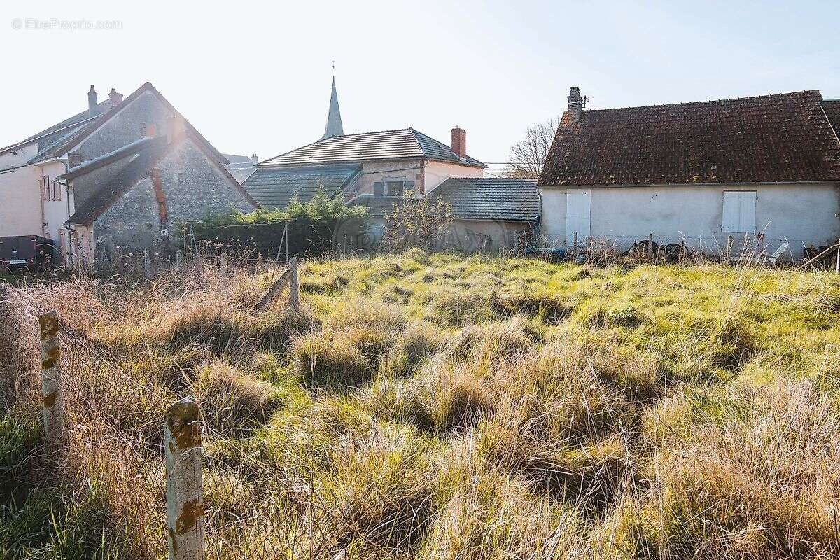 Maison à ANDELAROCHE