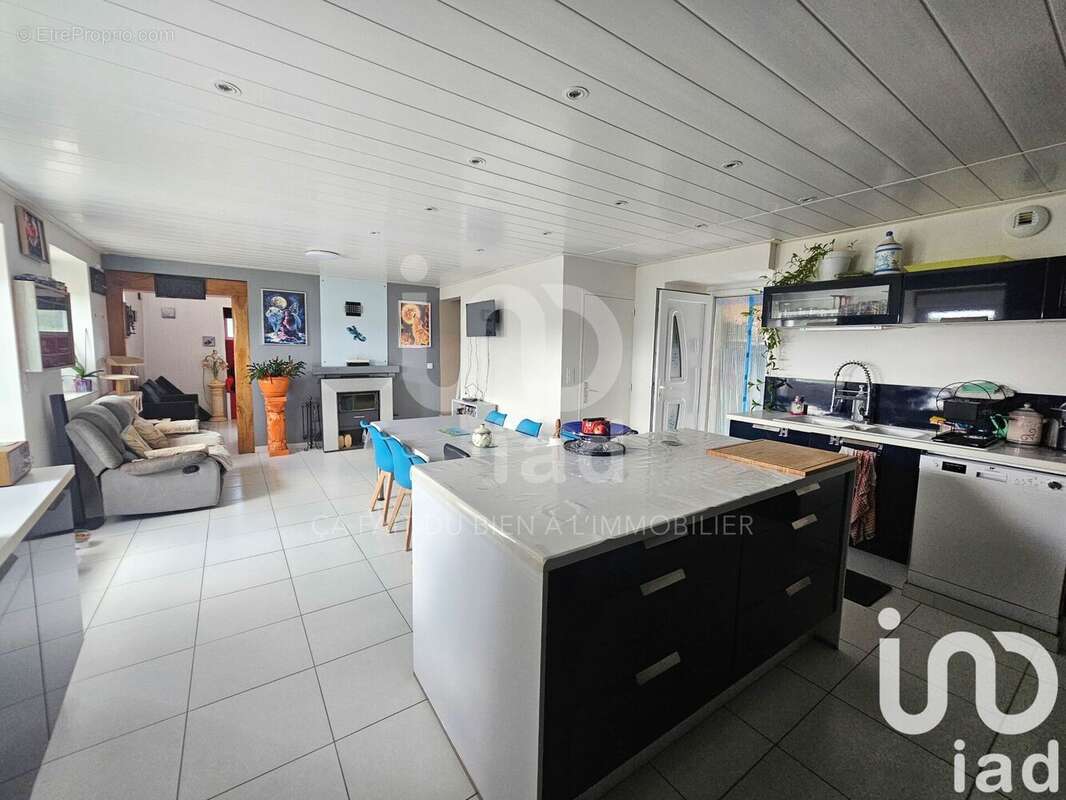 Photo 3 - Maison à SAINT-MEEN-LE-GRAND