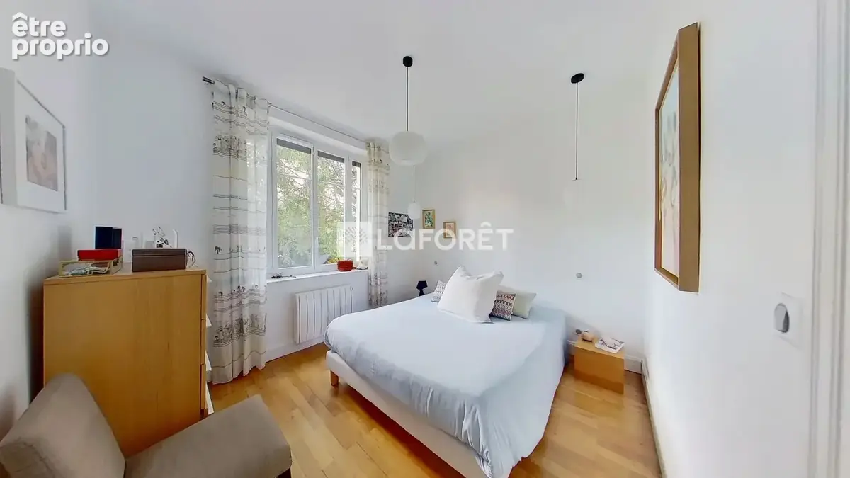 BRON - Maison familiale de caractère de 143,53 m² habitable - photo 10