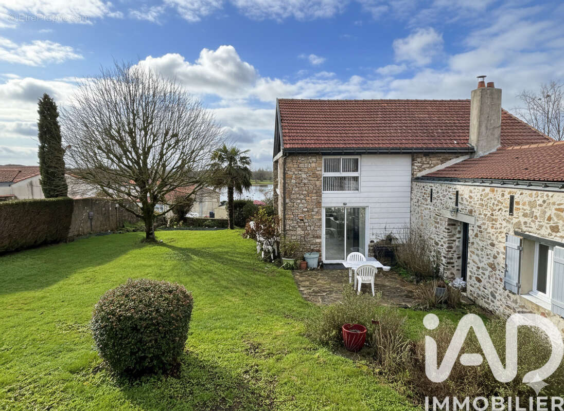 Maison 353 m² à Cheix-En-Retz  - photo 4