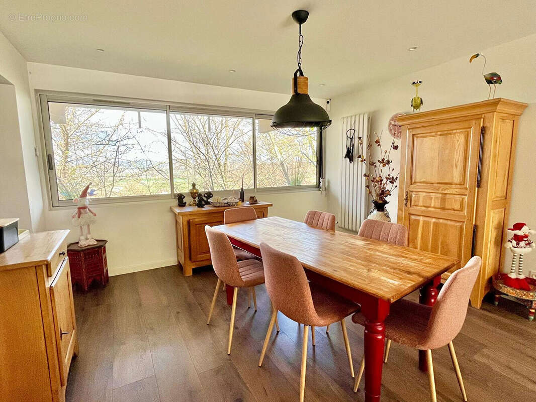 Appartement à VAULX-MILIEU