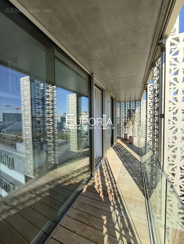 Appartement à PARIS-15E