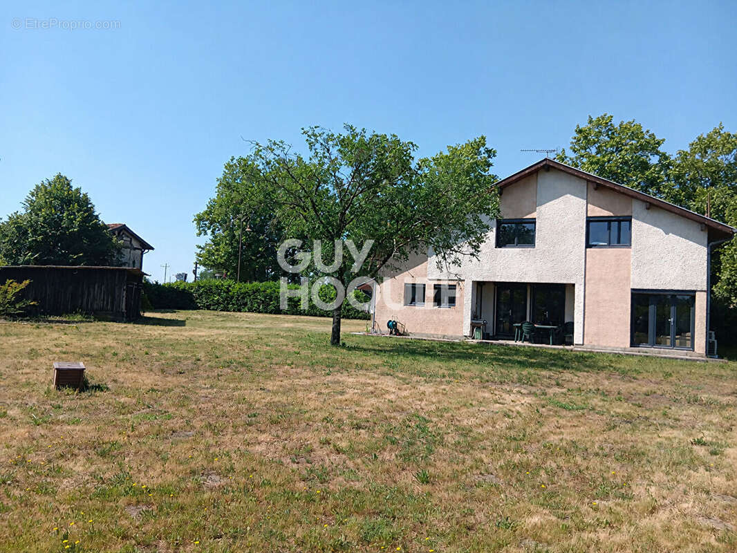 Maison à RION-DES-LANDES