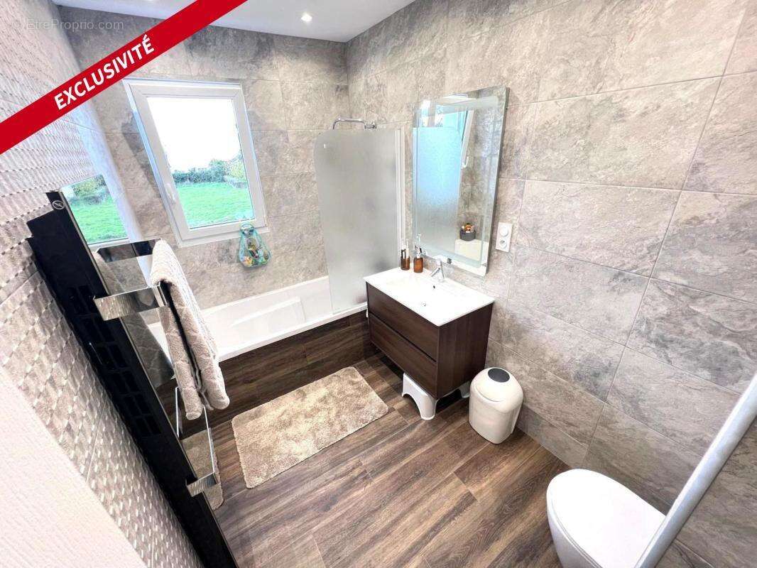 Maison à SAINT-MACAIRE-EN-MAUGES