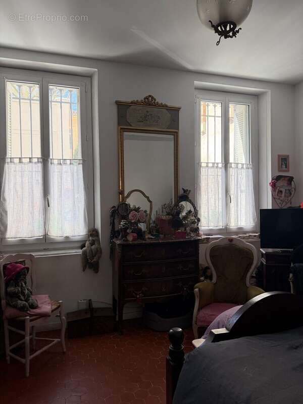 Appartement à MARSEILLE-4E