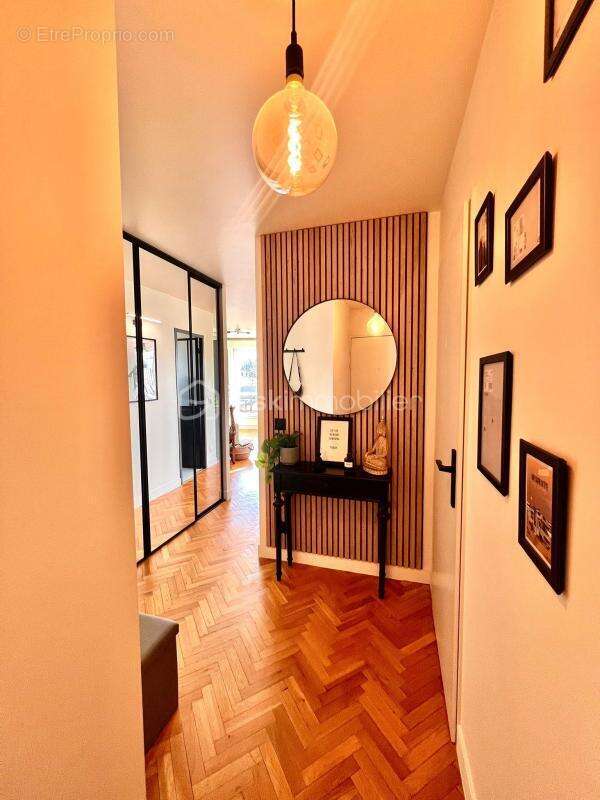 Appartement à FRESNES