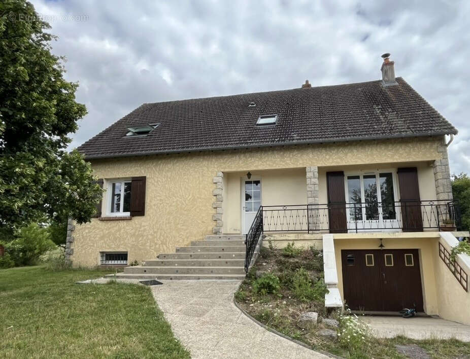 Maison à AUBIGNY-SUR-NERE