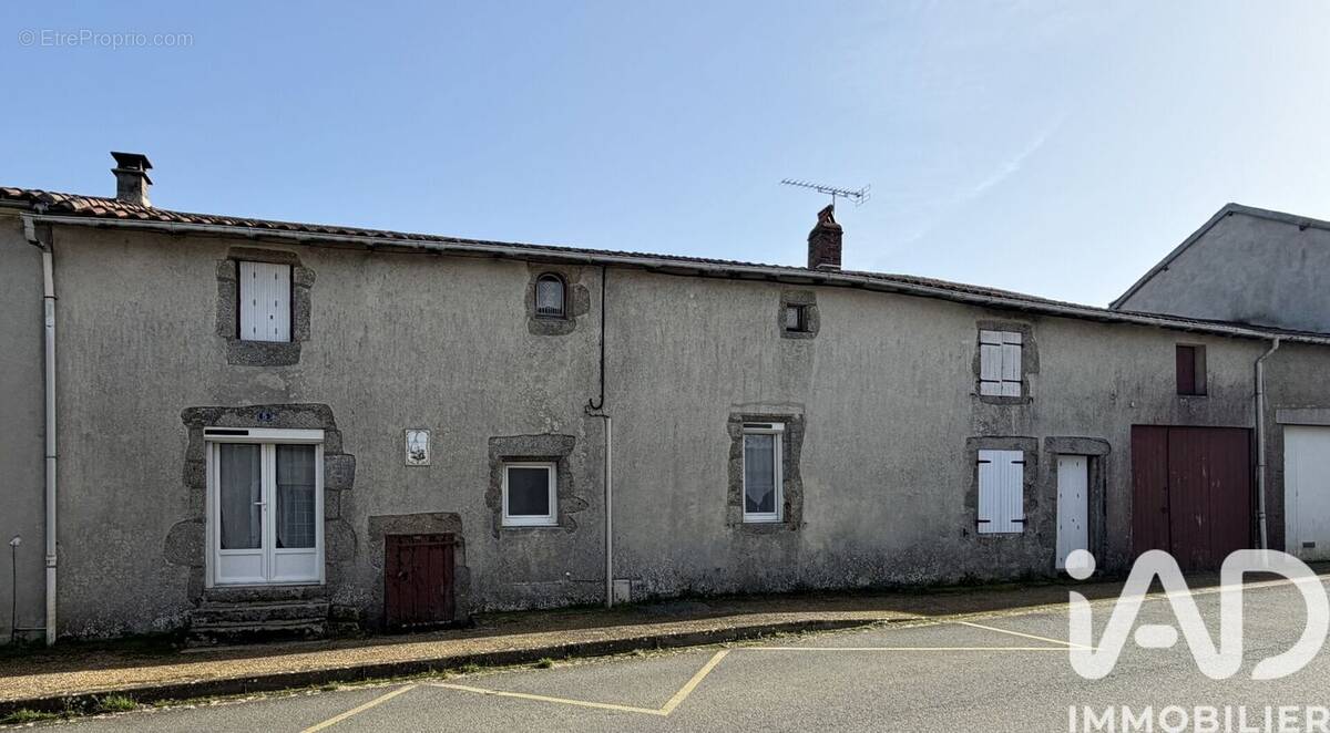 Photo 1 - Maison à VERNOUX-EN-GATINE