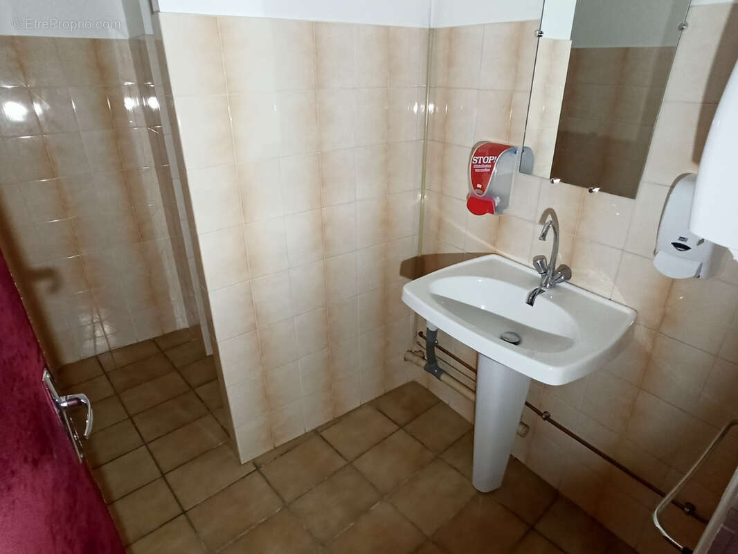 Commerce à SAINT-JUNIEN