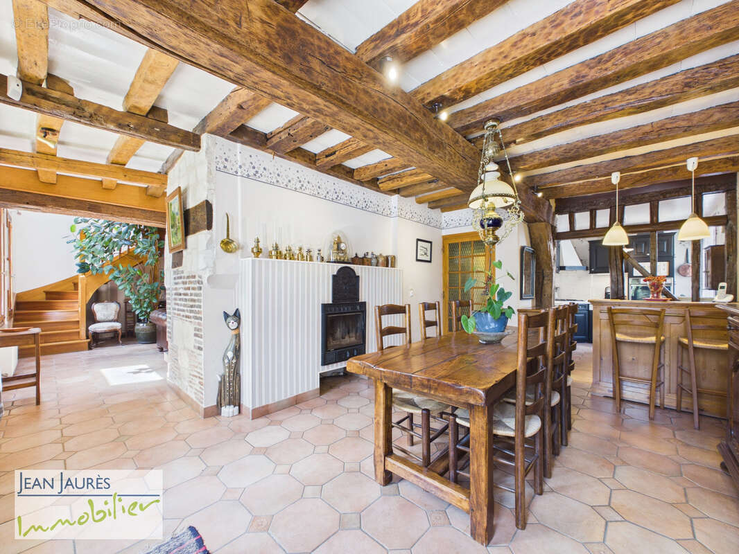 Longère 4 chambres avec dépendances et grange - photo 7