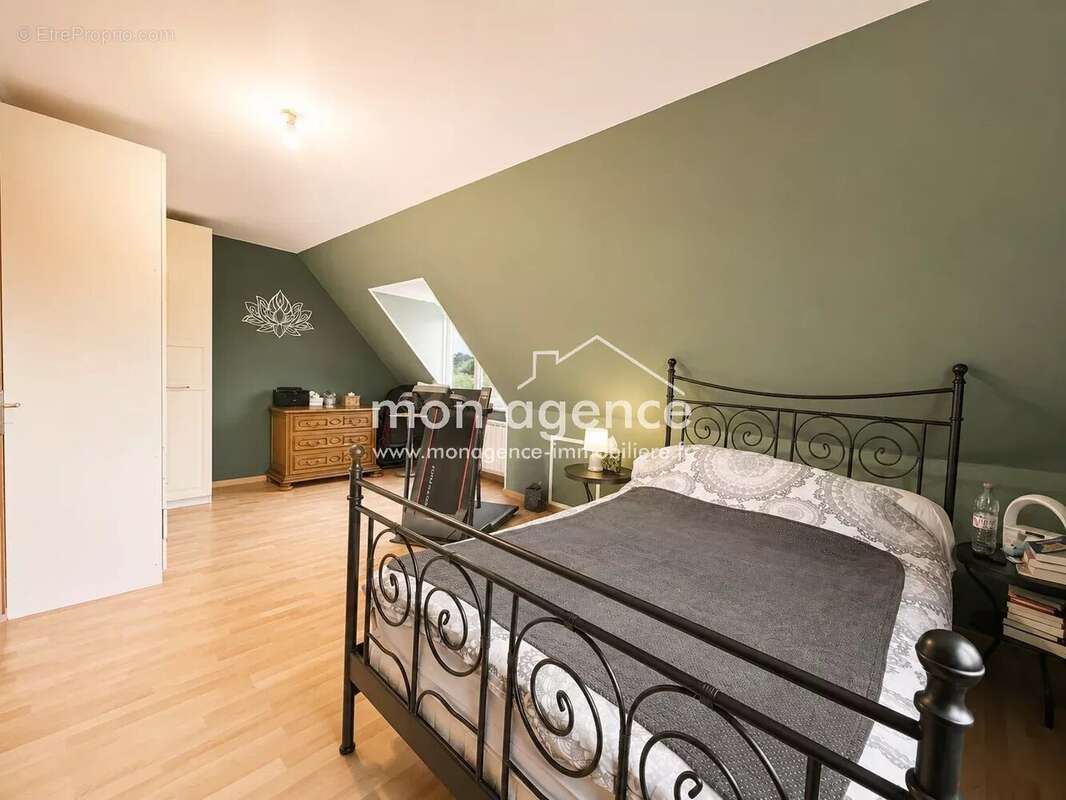 Sainte-Croix-sur-Buchy – Maison familiale de 133 m² sur un terrain de près de 2 000 m² - photo 9