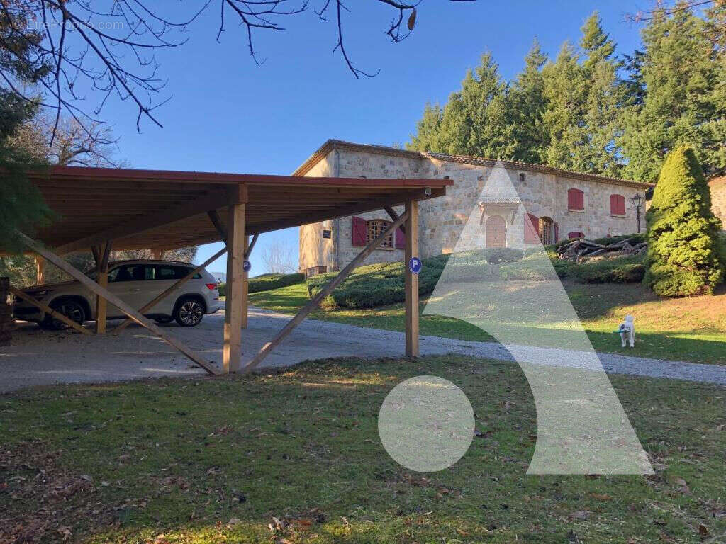 Maison à SAINT-APOLLINAIRE-DE-RIAS