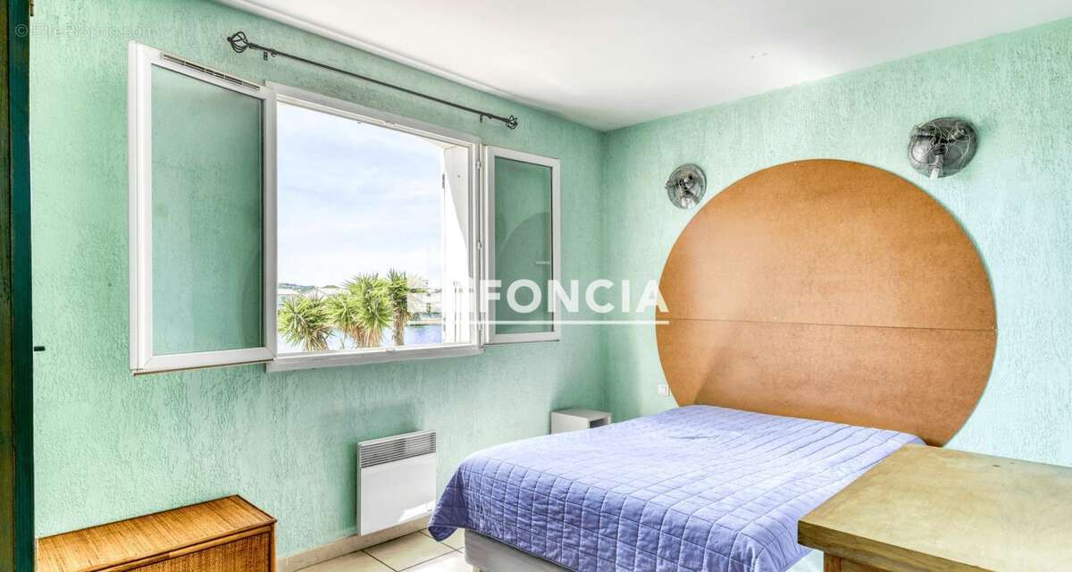  À VENDRE – Villa 3 faces avec vue lac - photo 4