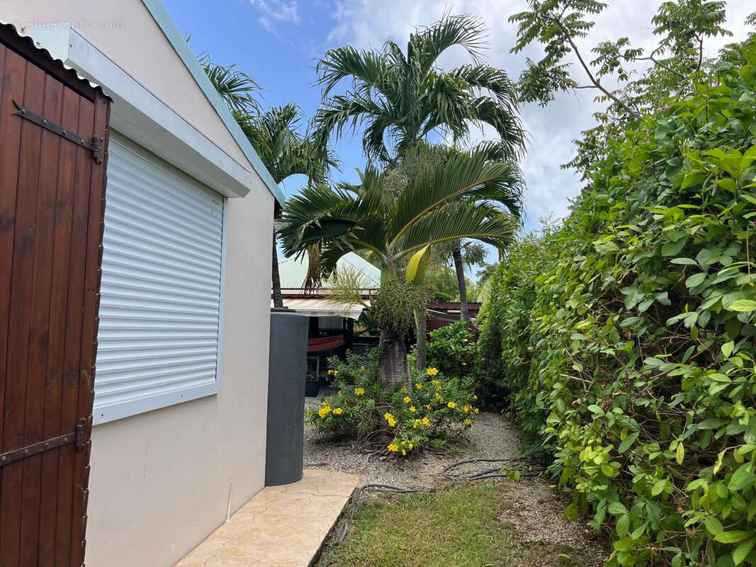 Maison à BAIE-MAHAULT