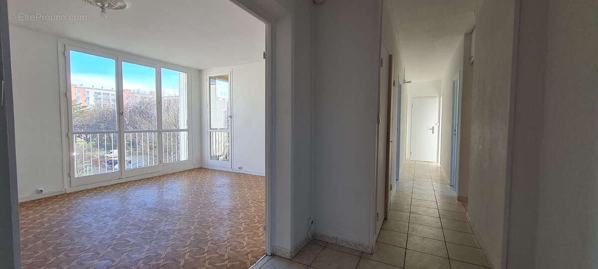 Appartement à PIERRELATTE