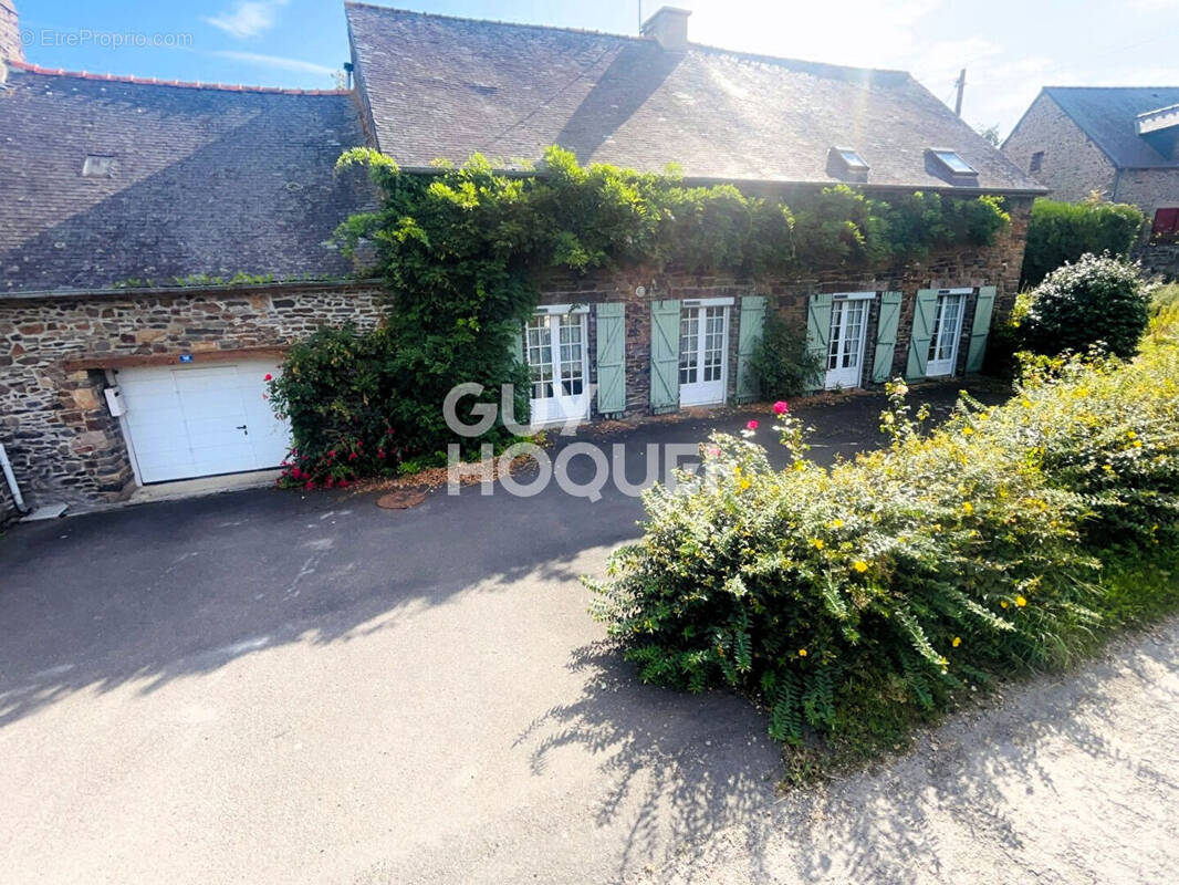 Maison à BAGUER-PICAN