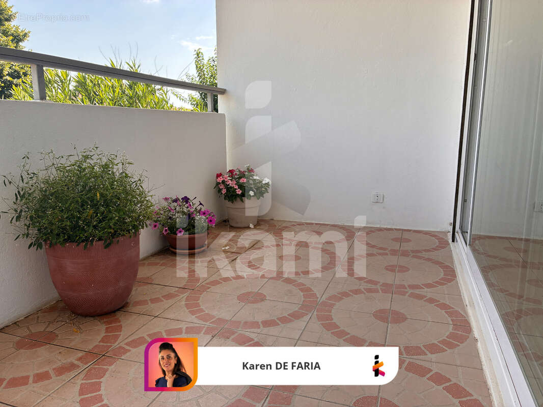 Lunel   T3 traversant rénové avec 2 terrasses et cave - photo 7