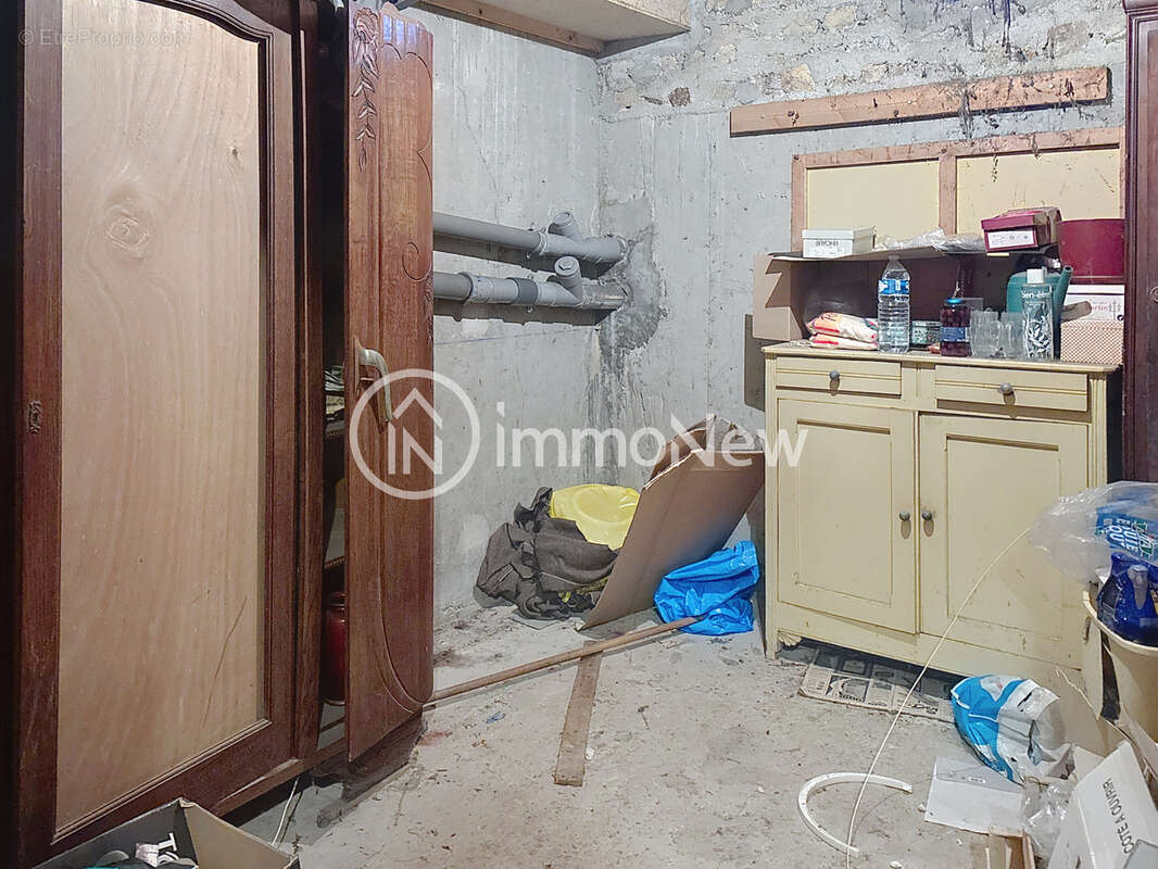 Appartement 60 m2 a renover 4 eme etage avec cave supplementaire - photo 5