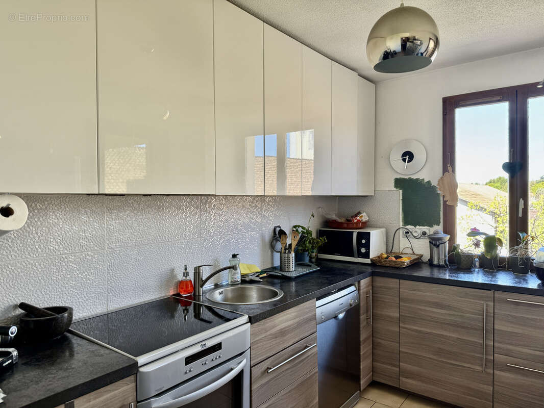 Appartement à EGUILLES