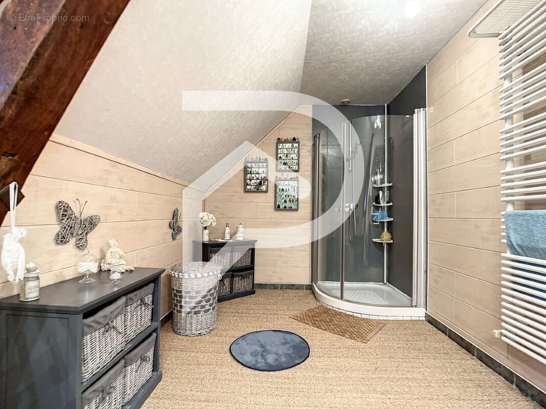 Maison à MONTIGNY-LENGRAIN