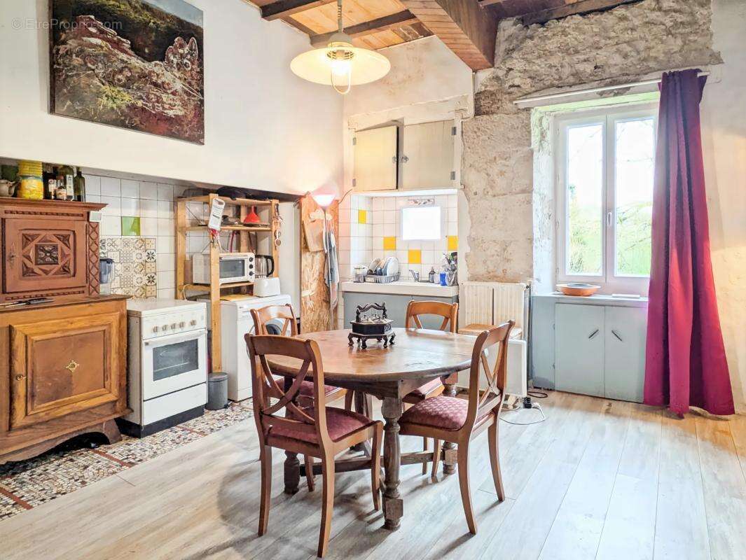 Maison à LACOUR