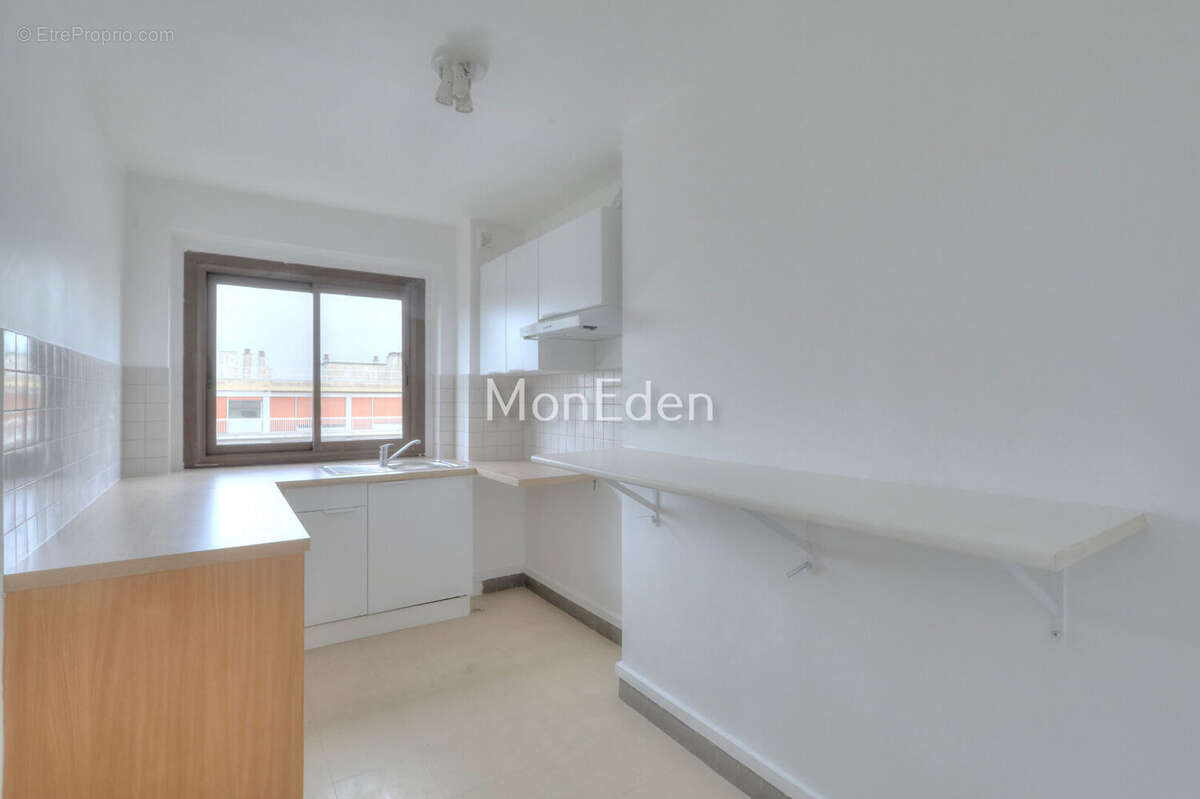 Appartement Neuilly Sur Seine 3 pièce(s) Balcon vue Tour Eiffel - photo 8