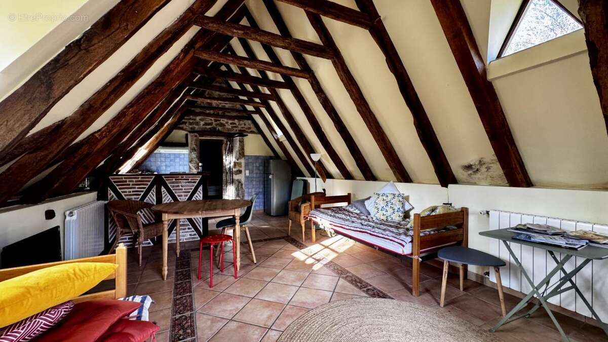 Maison à SAULIAC-SUR-CELE