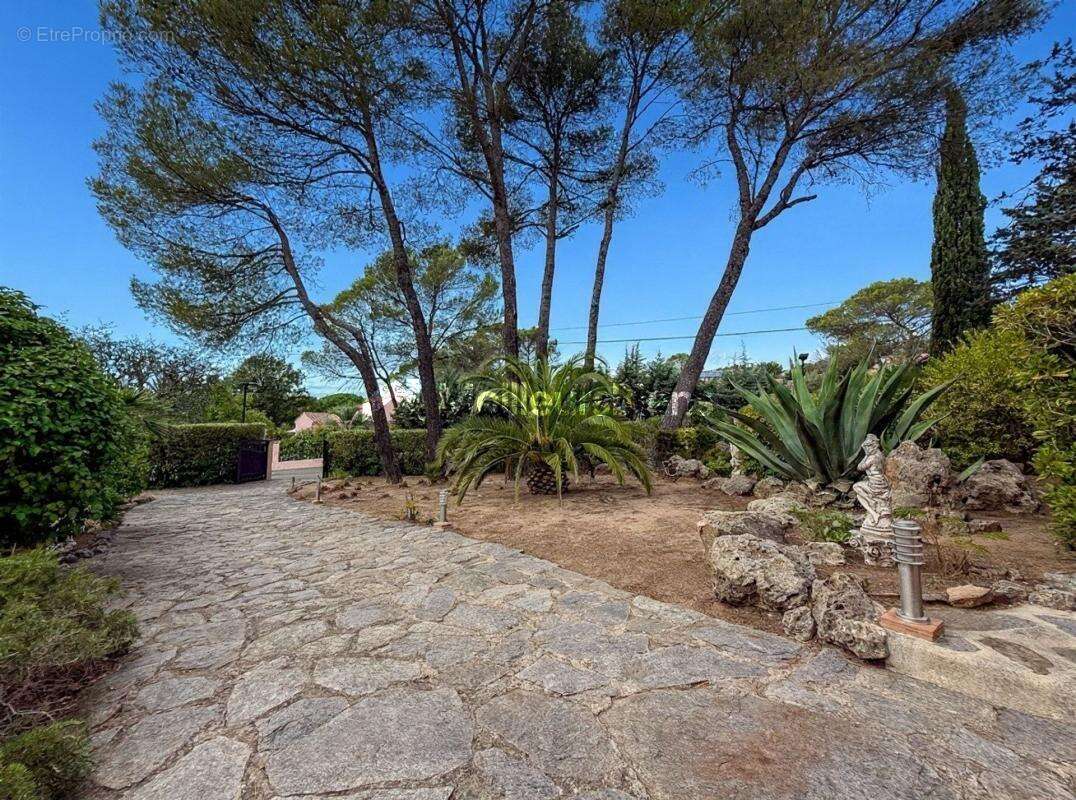 Maison à SAINT-RAPHAEL