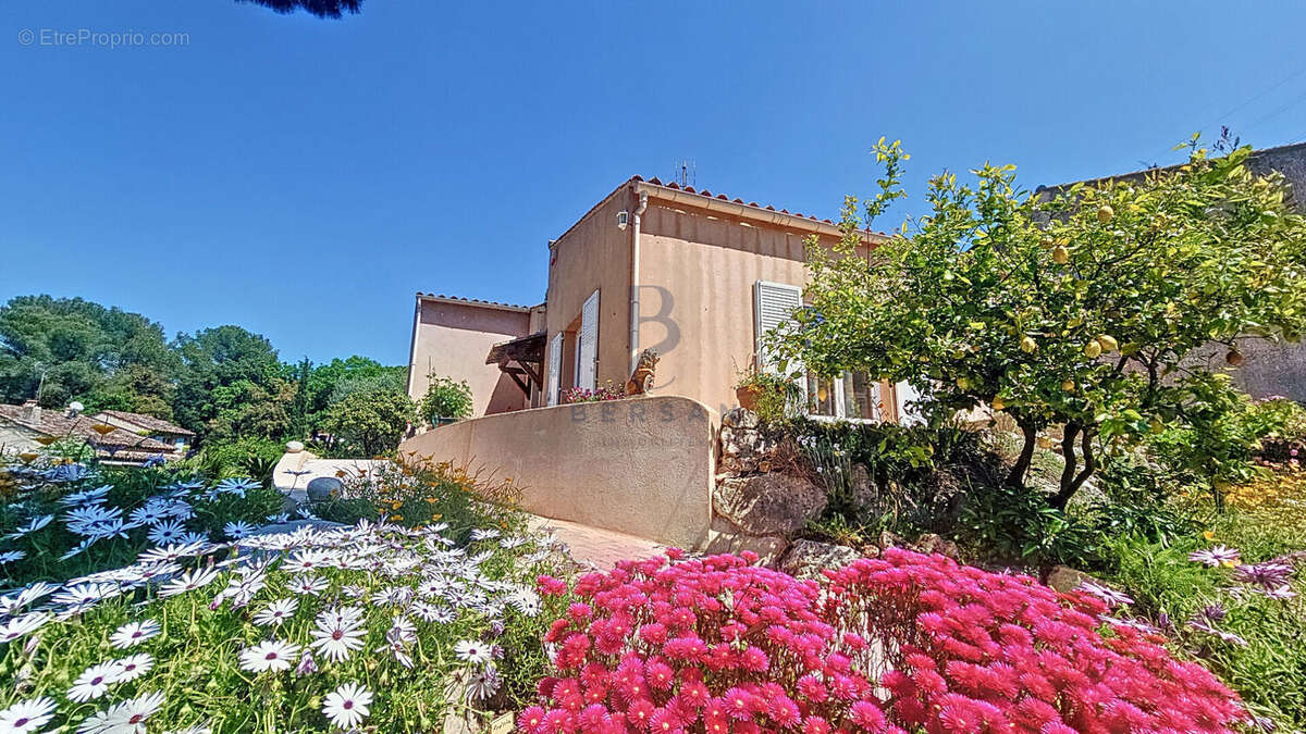 Maison à FREJUS