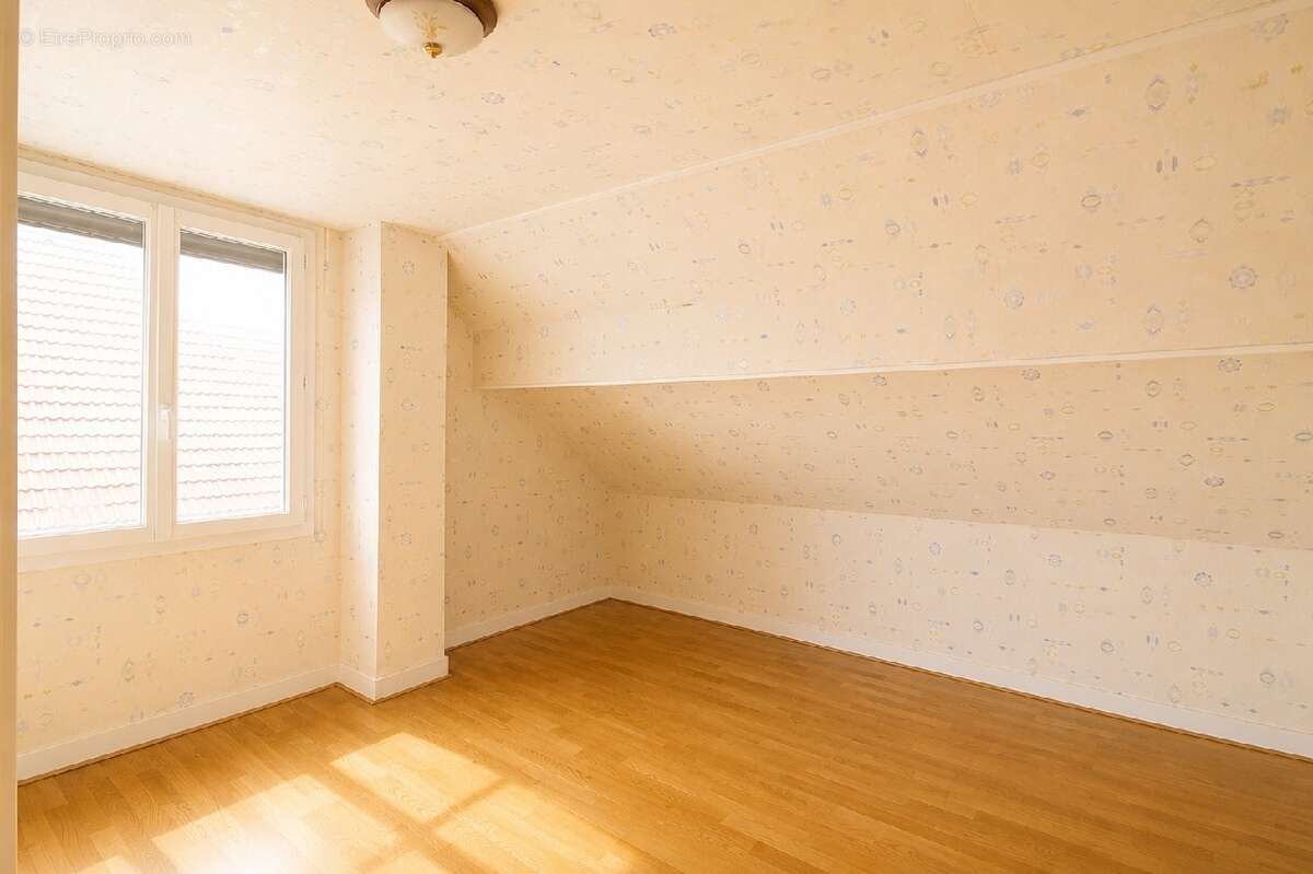 Maison 97 m² à Yerres  - photo 9