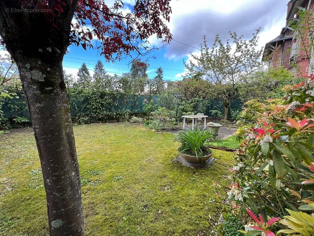 Maison à SAINT-LEU-LA-FORET