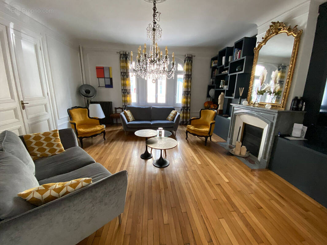 Maison à SAINT-QUENTIN