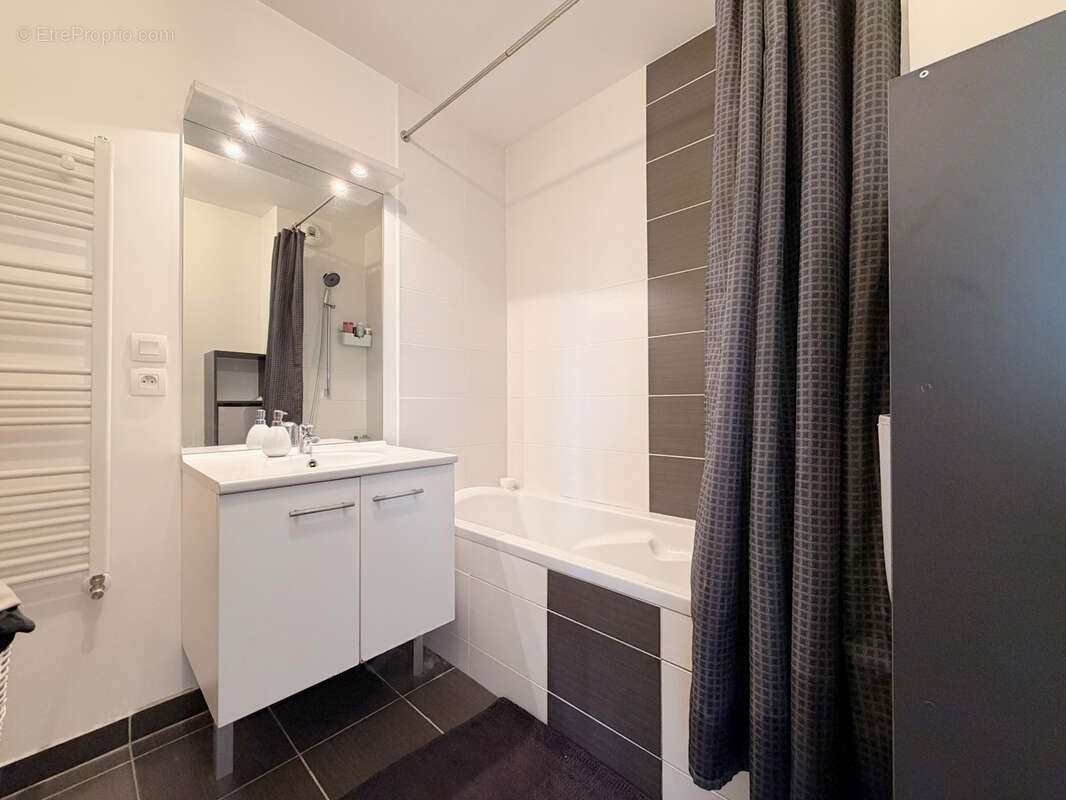 Appartement à L'ISLE-D'ABEAU