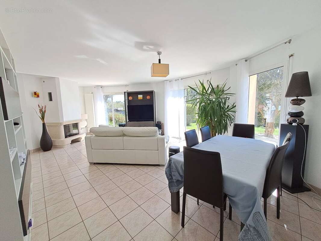 Maison à LARMOR-BADEN