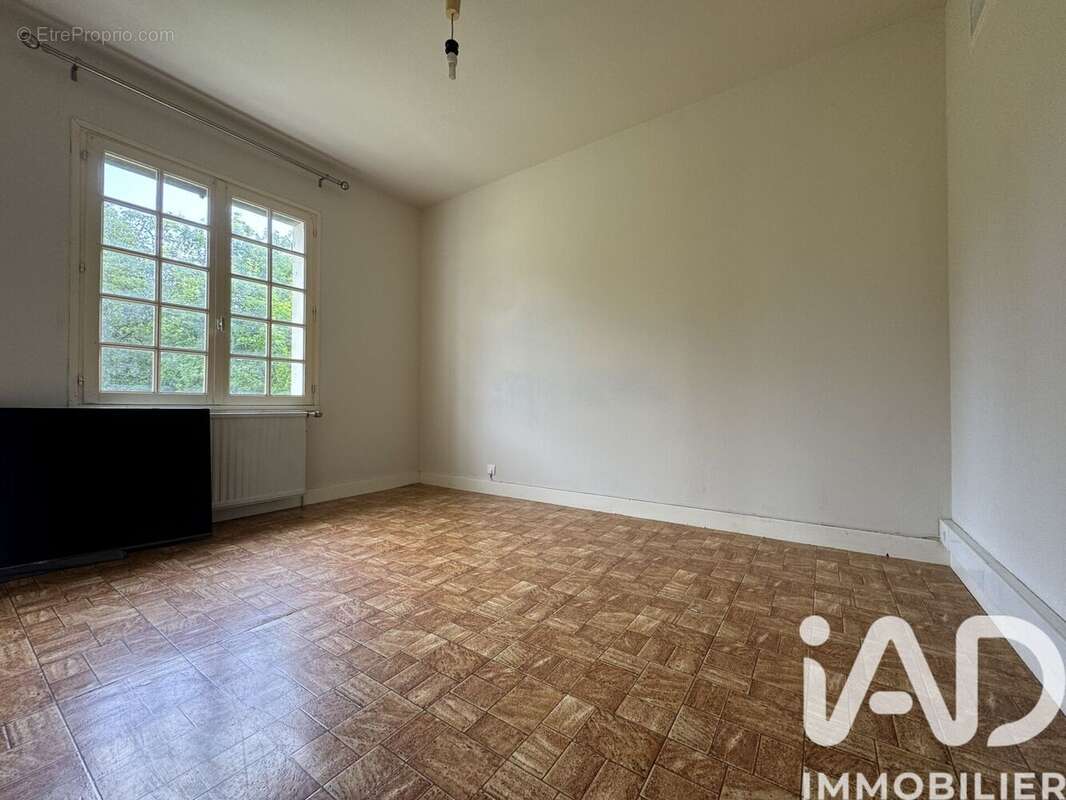Maison 76 m² à Logron  - photo 4