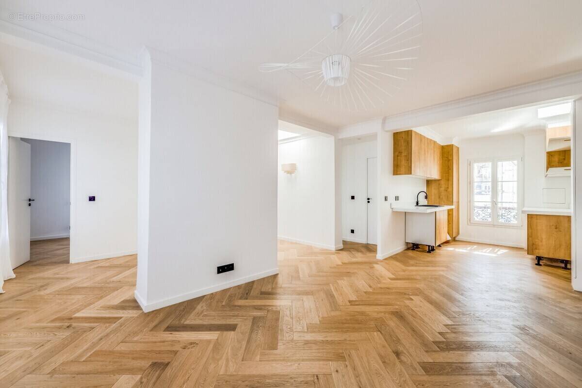 Appartement à PARIS-11E