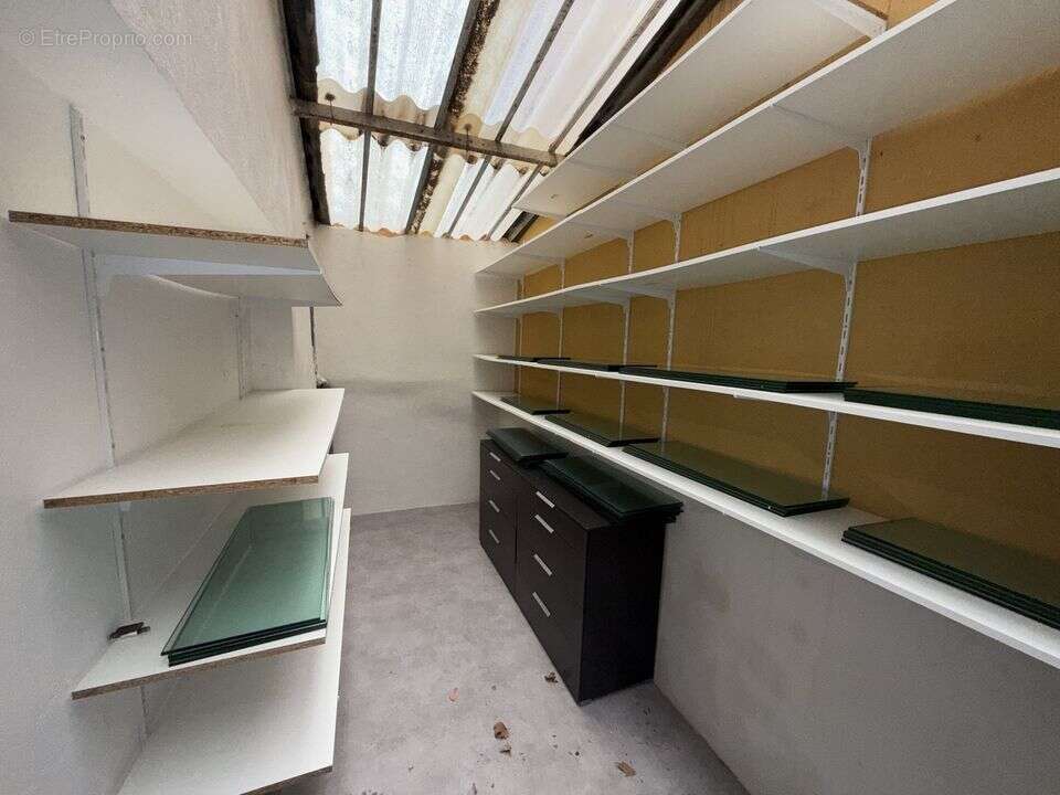 Istres immeuble T7 à vendre - 2 appartements - local - Appartement à ISTRES