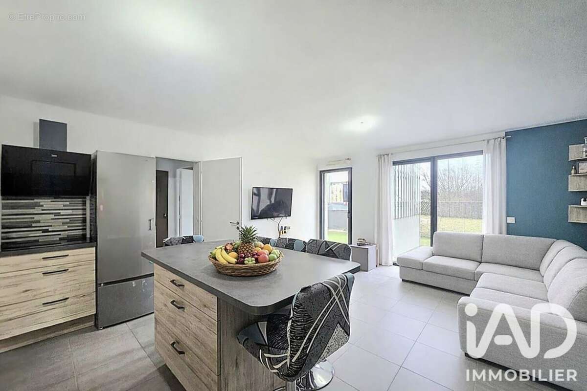 Appartement 70 m² à Istres  - photo 6