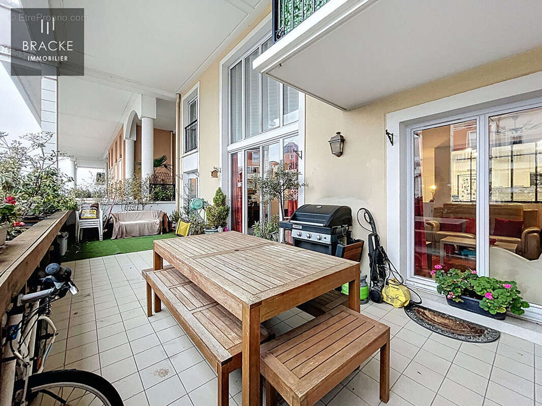 Appartement à COURBEVOIE