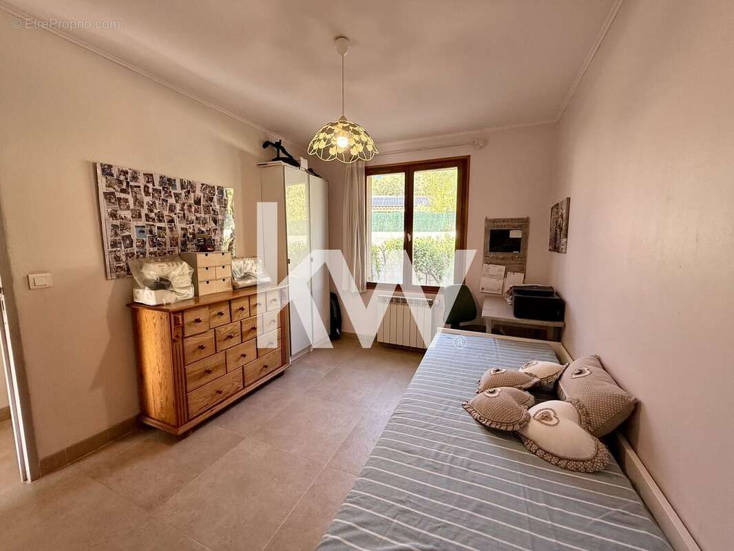 Maison à POURRIERES