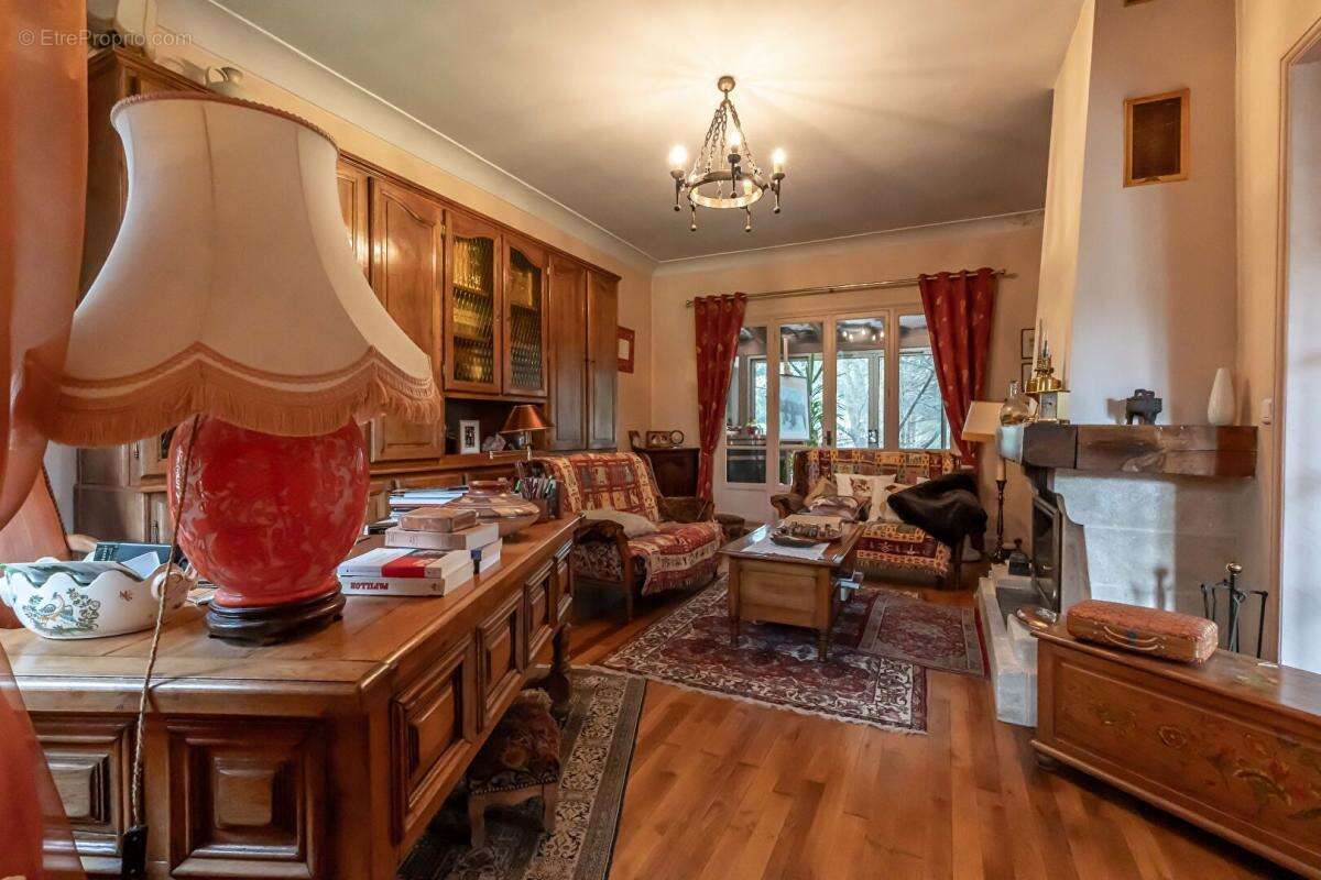 Maison à SAINT-MAUR-DES-FOSSES