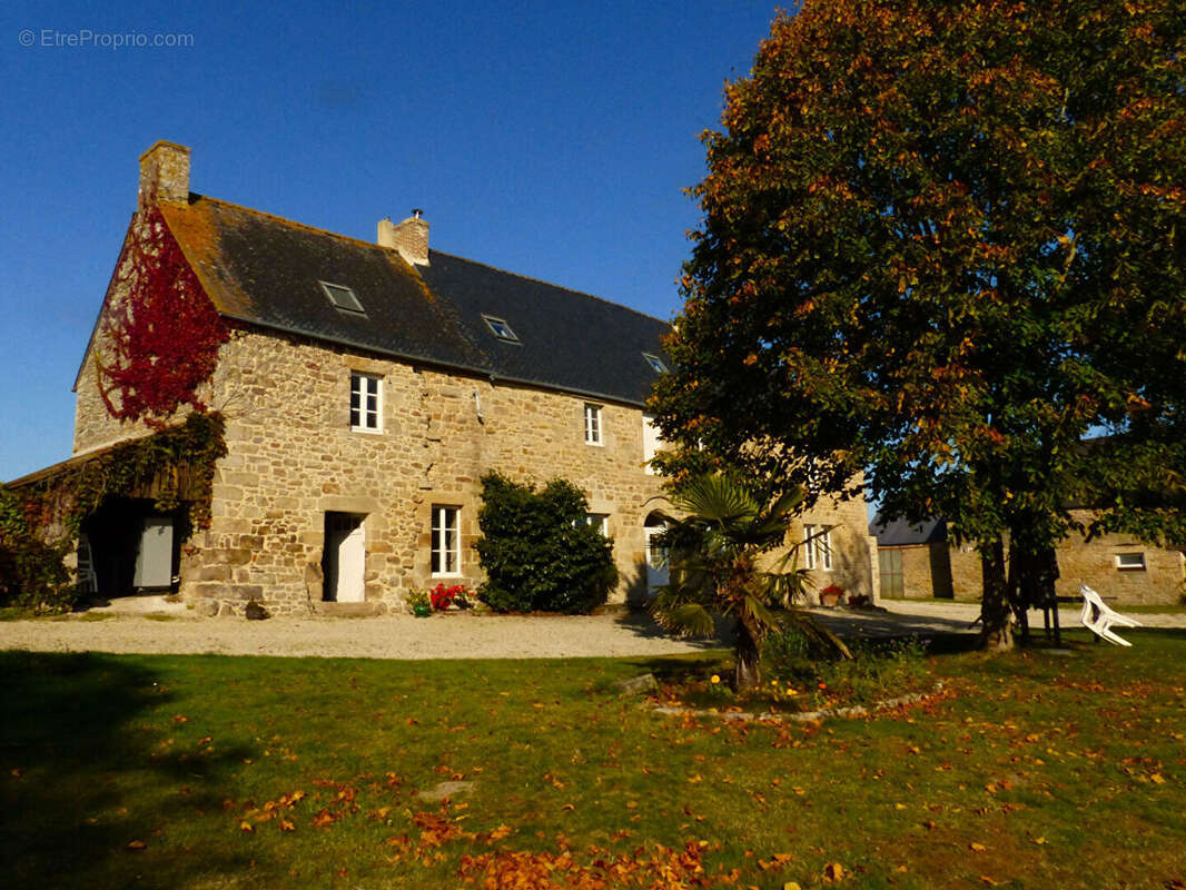 VAL D'ARGUENON - Élégante propriété du XVIème siècle avec vue sur l'Arguenon - photo 24