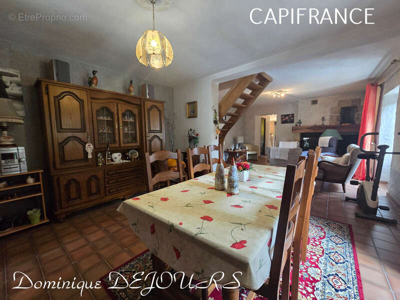 Maison à SAINT-SAUVEUR-DE-MONTAGUT