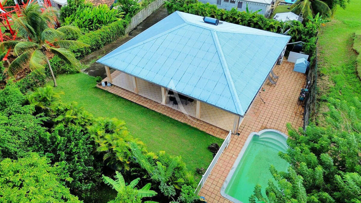 Maison à RIVIERE-SALEE