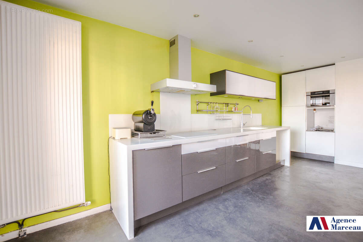 Appartement à COURBEVOIE