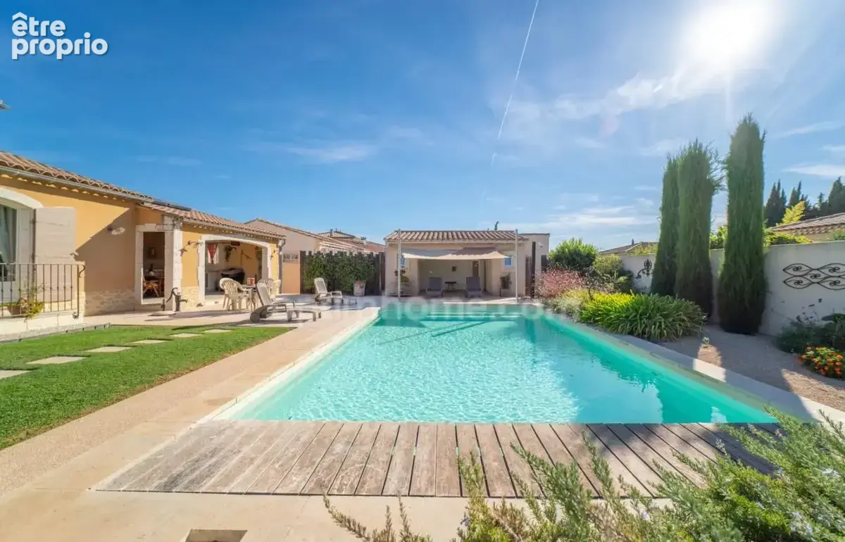 Paradou, Maison 145 m2, piscine chauffée, 1000 M2 de terrain l’art de vivre à deux pas du village - photo 2