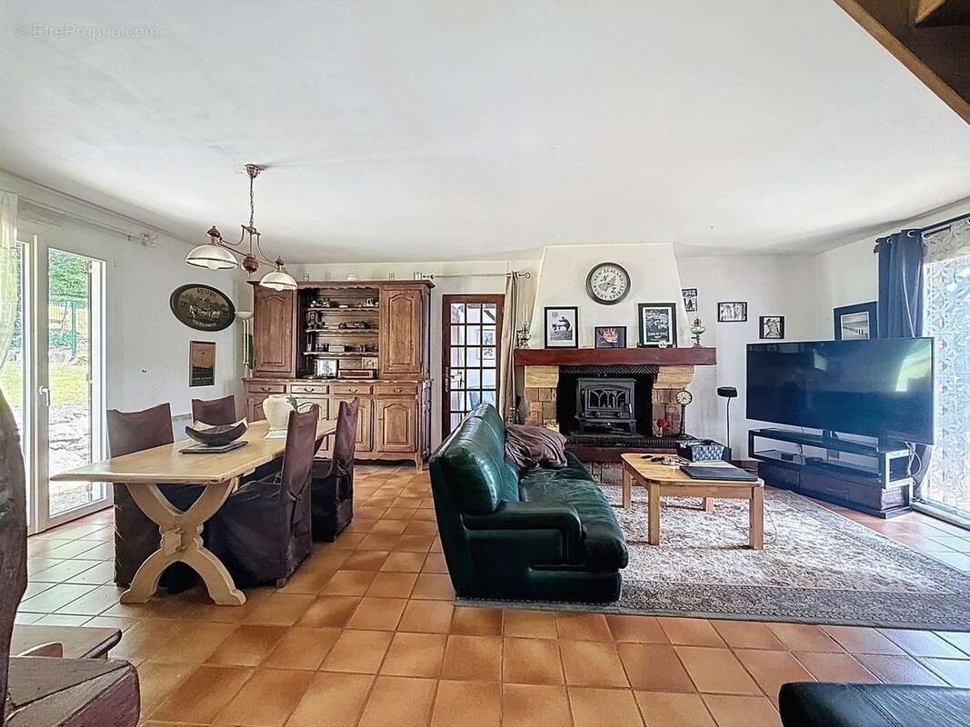58728456d.jpg - Maison à CHAUMONT-EN-VEXIN